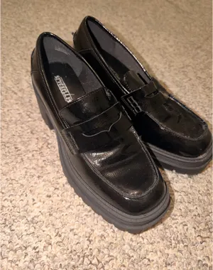Black heel loafers Size 6.5 thumbnail 1