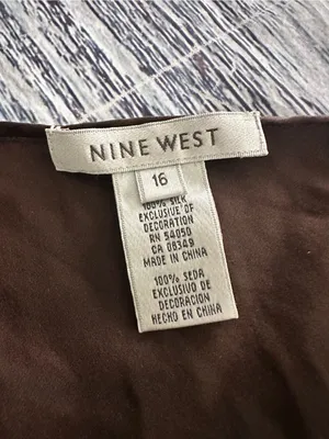 Vintage Y2K Nine West 100% Silk Beaded Sleeveless Blouse thumbnail 6