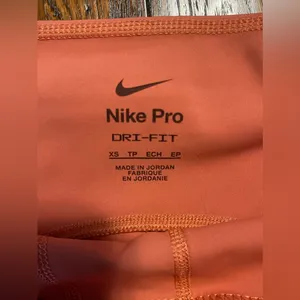 Nike Pro dri-fit athletic shorts sz XS thumbnail 2
