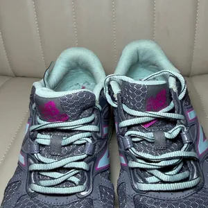 New-balance Women's Grey and Green Trainers thumbnail 10