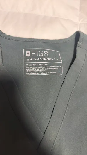 Green FIGS Scrub Top thumbnail 3