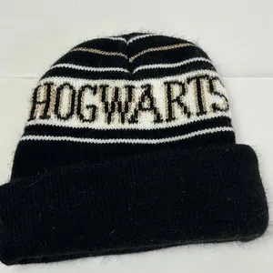 Harry Potter Hogwarts Crest Knit Beanie Hat One Size Black Gold‎ White thumbnail 2