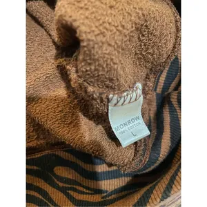 Monrow Zebra Full Sleeve Sweatshirt in Caramel sz Large‎ thumbnail 10