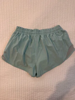 Lululemon Hotty Hot Shorts 2.5" Low-Rise thumbnail 2