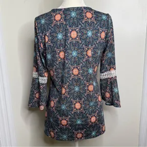 NY Collection Boho Top Asymmetric Hem Size Medium Bell Sleeves Geometric V Neck thumbnail 4