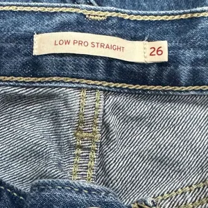 Levi’s Low Pro Straight Jeans Dark Wash Women’s 26 thumbnail 3