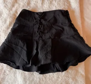Black Ruffled Zara Mini Skirt  thumbnail 1