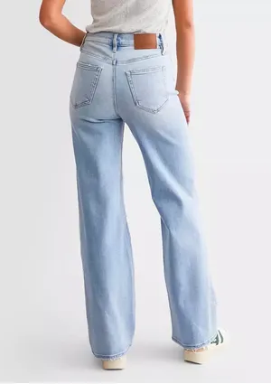Hidden Jeans Logan Dad Stretch Jean thumbnail 2