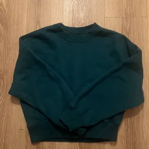 Abercrombie &Fitch Essential Crewneck thumbnail 1