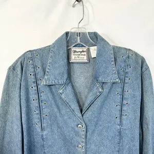 VTG Wrangler Western Wear Large Denim Shirt Blue‎ Grommet Studded Shacket 1234 thumbnail 4
