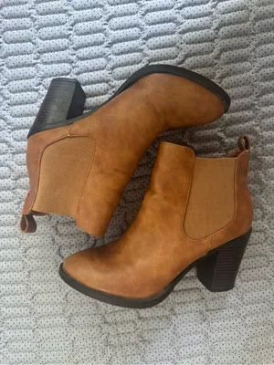 Women’s Chelsea Ankle Booties in Cognac Tan Leather thumbnail 4