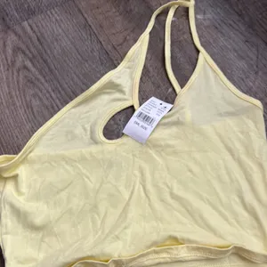 NWT Pacsun yellow crop top size small‎ thumbnail 5