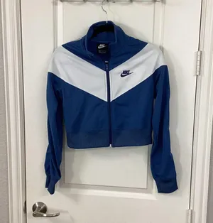 Nike Cropped Jacket thumbnail 1