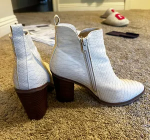 Mia Boots thumbnail 1