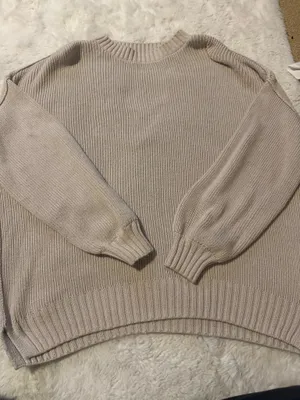 Hollister Sweater thumbnail 1