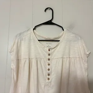 Pilcro Ruched Henley Tee XS Ivory Cream Button Front Cotton Anthropologie Top thumbnail 4