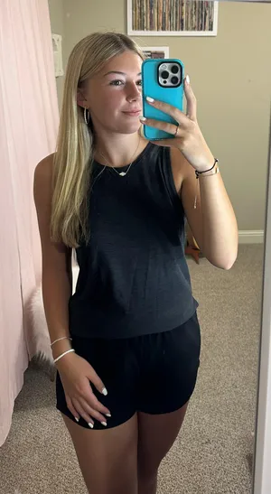 Old Navy Tank thumbnail 1
