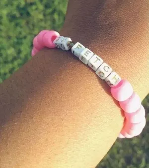✨B1G1 1/2 OFF✨ Mean girls bracelet thumbnail 1