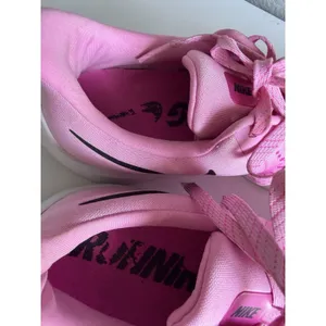 Nike Zoom Winflo 6 Women's 10 Psychic Pink Black Running Shoes BQ3192-600 thumbnail 12