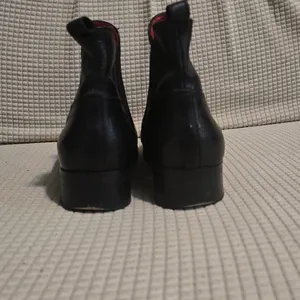 Red and Black Leather‎ Boots with Elastic giordana f thumbnail 2