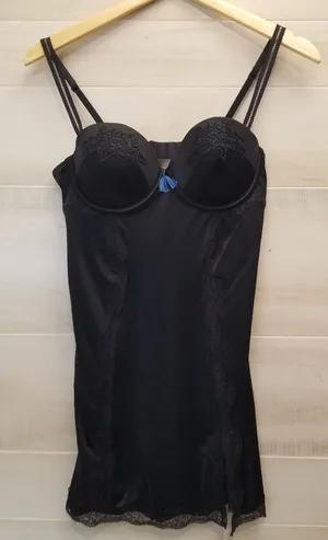 {6/M} Vintage Cosmopolitan Black Lace Trim Lingerie thumbnail 1