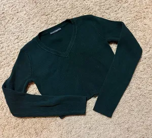 Brandy Melville Dark Green Cropped V-Neck Sweater thumbnail 1