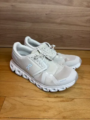 On Cloud 6 Women’s Sneakers in Pearl / White - Size 7.5 thumbnail 2