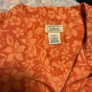 Excellent Condition Women’s L.L. Bean Hawaiian Button up Size XL thumbnail 3
