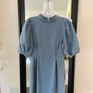 AWARE By VERO MODA Blue Short Sleeve Chambray Denim Dress thumbnail 2