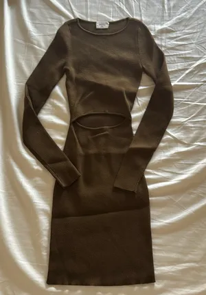 Aritzia Dress Cut-Out Knit Mini Long Sleeve thumbnail 2