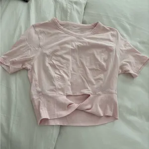 Lululemon cropped top thumbnail 2