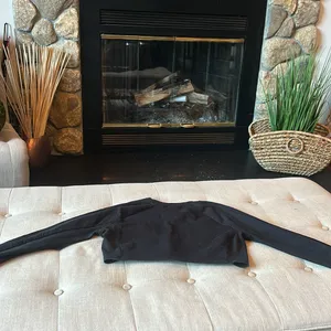 Gymshark Long Sleeve Spellout Logo Cropped Top Size Small thumbnail 7
