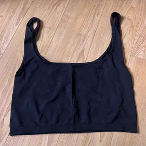 Black Cropped Tank Top thumbnail 1