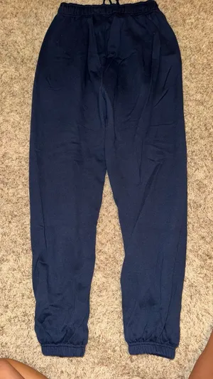  Alo Yoga Sweats  thumbnail 1