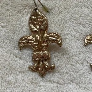 Earring thumbnail 2