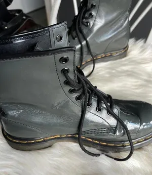 Dr. Martens Gray Patent Leather Lace -up 1460 boots size 8 thumbnail 5