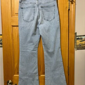 Gap Light Blue Distressed Women's Jeans thumbnail 3