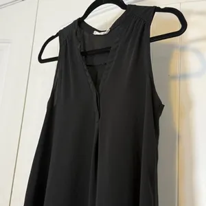 Lush Womens EUC Sleeveless V-Neck High Low Hem Pleated Back Dress XS Casual Chic thumbnail 4