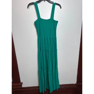 Zenana Emerald Green Smocked Bodice Tiered Maxi Dress Medium (light pilling) thumbnail 3
