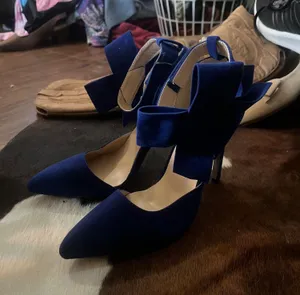 Blue suede heels with bow detail thumbnail 1