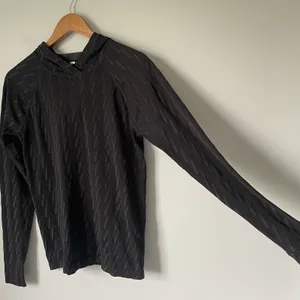 Lululemon Rest Less Hoodie Seamless Athleisure Lightweight Black Size Small thumbnail 3