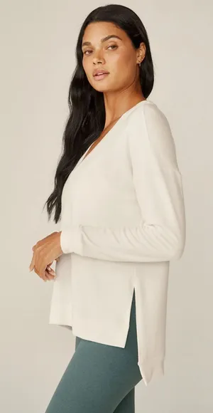Beyond Yoga Long Weekend Pullover in Fresh Snow thumbnail 1