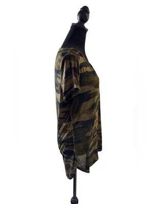Lucky Brand Women’s XL Camo V-Neck T-Shirt Green Short Sleeve Curved Hem thumbnail 2