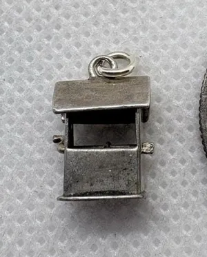 Vintage Sterling Silver Well Charm Moving Handle 3D Figural Pendant‎ 1.11g thumbnail 1