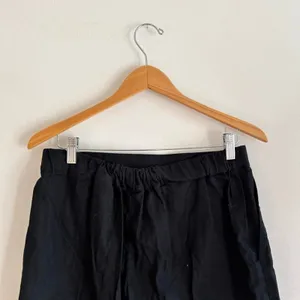 Banana republic black linen trouser shorts thumbnail 8