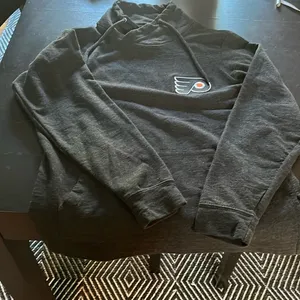 Antigua Philadelphia Flyers hockey sweater. Size medium. Black. GUC. thumbnail 1