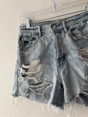 American Eagle 90’s Boyfriend Shorts Distressed Style thumbnail 2