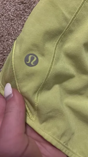 Lululemon Hotty Hot 4" Shorts thumbnail 4