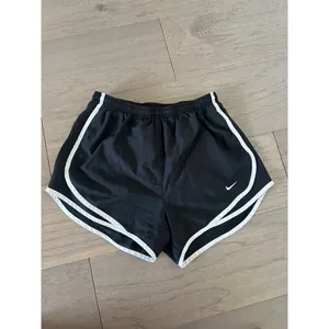 Nike Black and White Dri-FIT Tempo Running Shorts - Size Small thumbnail 2