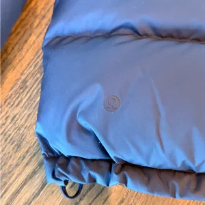 Lululemon Wunder Puff Jacket Wordmark True Navy size 4 NWOT RARE thumbnail 13